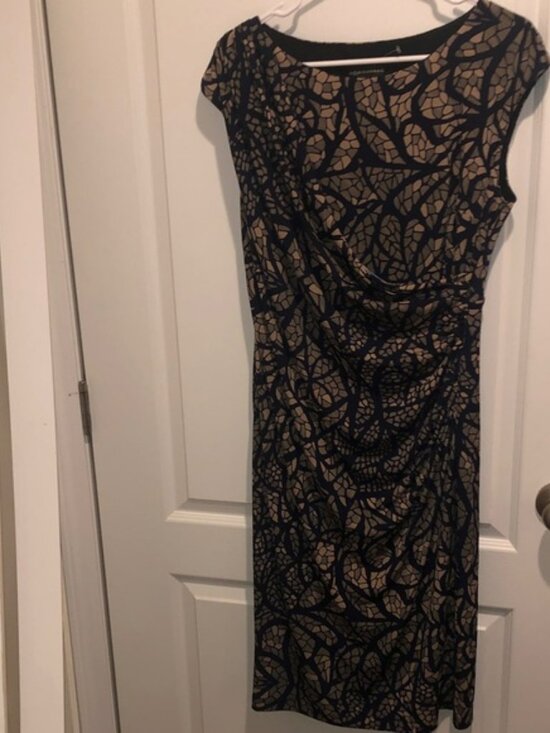 Dresses & Skirts - connected apparel Black and Tan Leaf-Pattern Midi Sheath Dress